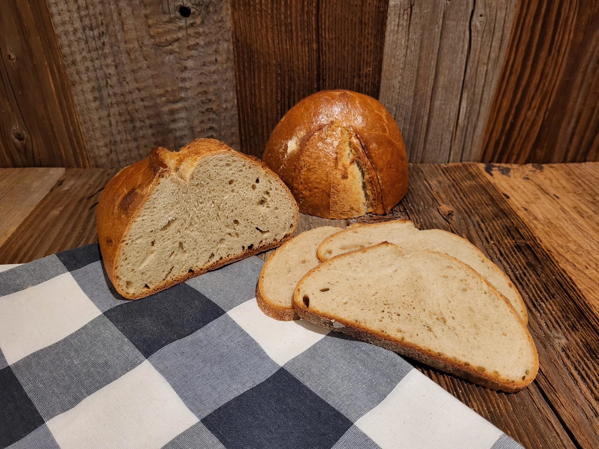 einfachste Sauerteigbrot Anschnitt